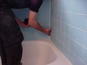 Smooth the bead of caulk